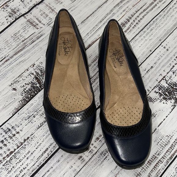 Life Stride soft system Navy flats Sz. 7.5W - Picture 2 of 11